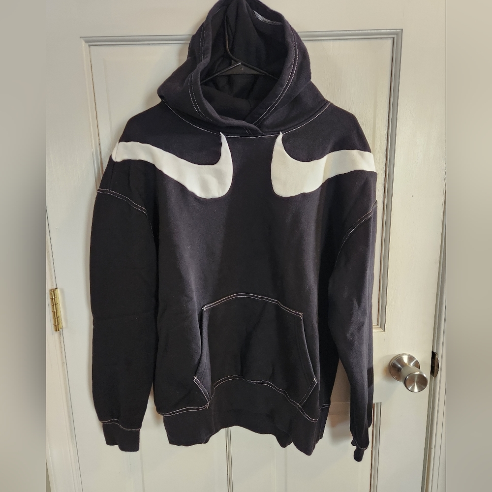 Nike Women's Swoosh Stitched Hoodie Size Medium